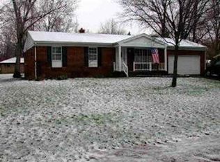 1184 Oakmont Dr, Temperance, MI 48182