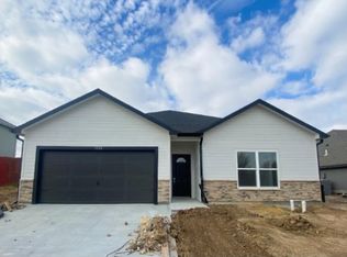 1322 Sutter Woods Rd, Junction City, KS 66441