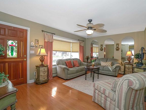 4th image of 367 Ocean Ave
