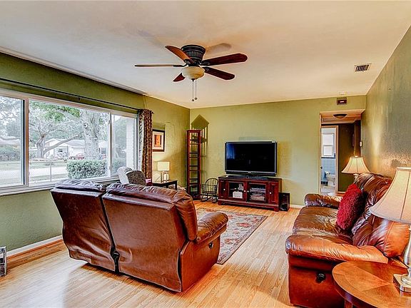 4th image of 6622 Travis Blvd