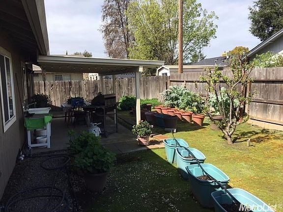 2nd image of 483 E La Salle Dr