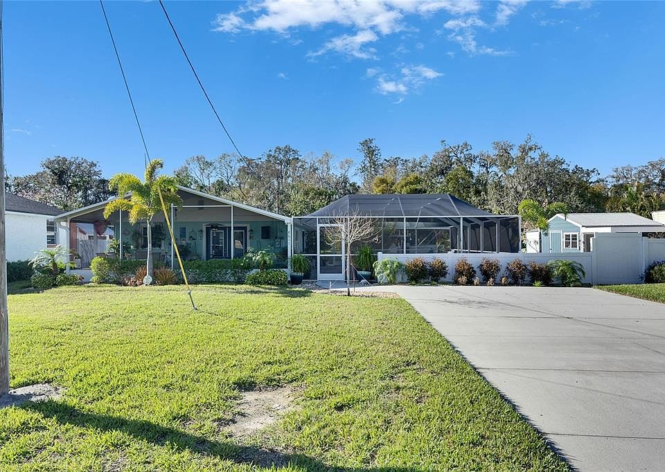 1st image of 8611 Parkway Cir