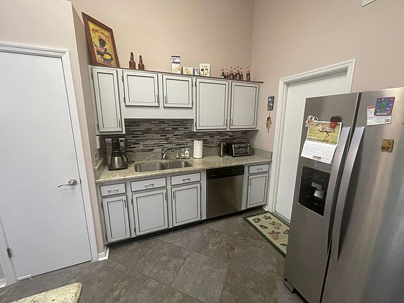 4th image of 324 NW 48th Blvd