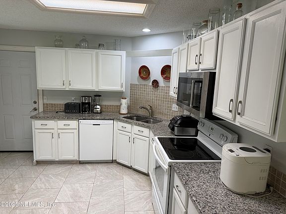 5th image of 11051 SKY LARK Drive