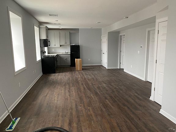 3rd image of 605 Main St #1-5