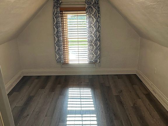 4th image of 3081 Wilson St #2