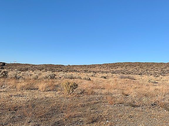 5th image of E Desert Aire Dr SW