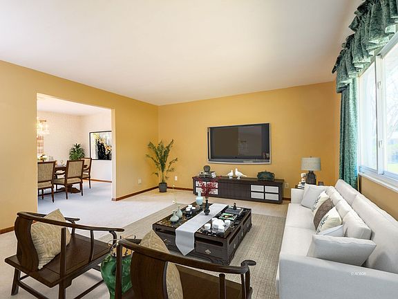 3rd image of 315 Estates Dr