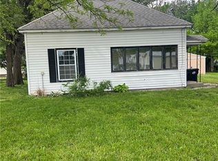 210 W Cynthia St, Mc Louth, KS 66054