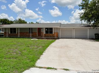 300 E East St, Stockdale, TX 78160