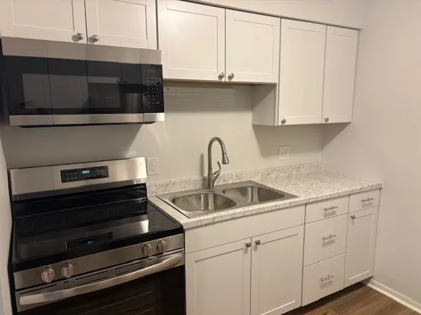 1700 Beechwood Ave NE APT 1, North Canton, OH 44720