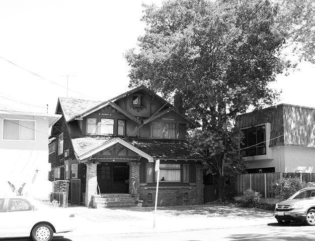 1st image of 811 Laurel Ave