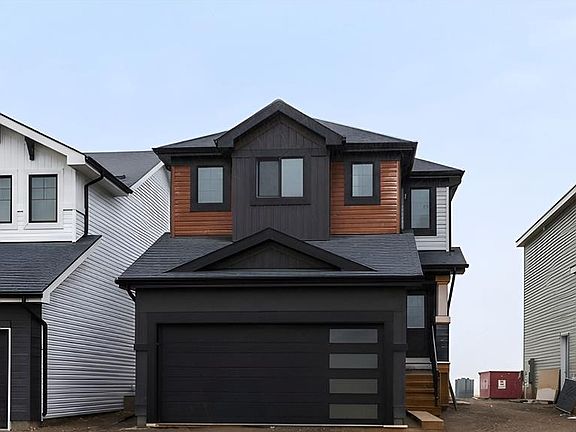 2nd image of 286 Froese CRESCENT