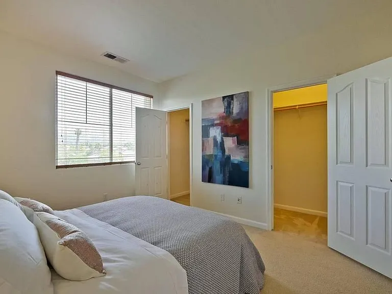 2586 Baton Rouge Dr — Photo 2