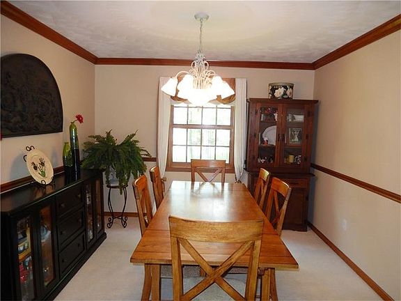 5th image of 304 Marigold Dr