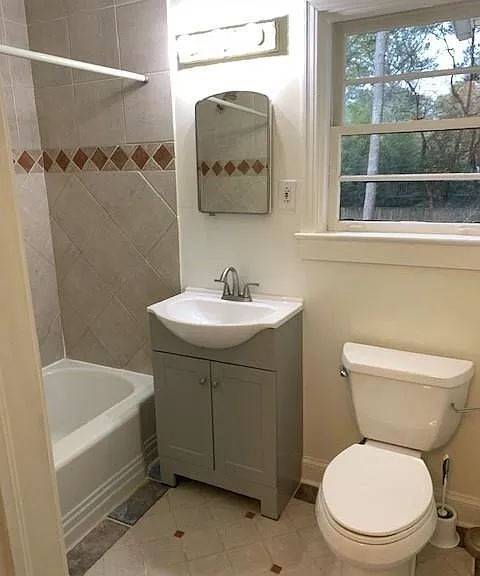 977 Lindridge Way NE — Photo 13