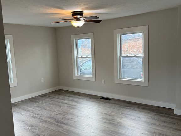 2nd image of 9 Oriental Ct #9