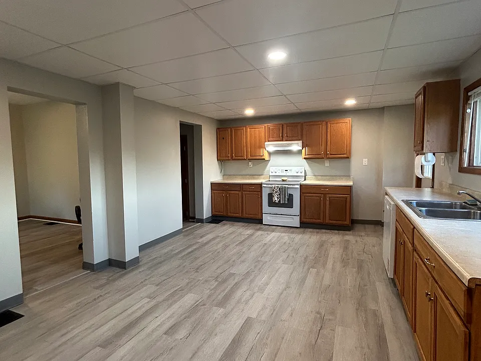 8-10 Madison Ave #8