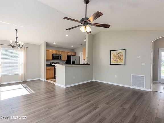 2nd image of 22 E Avenue B