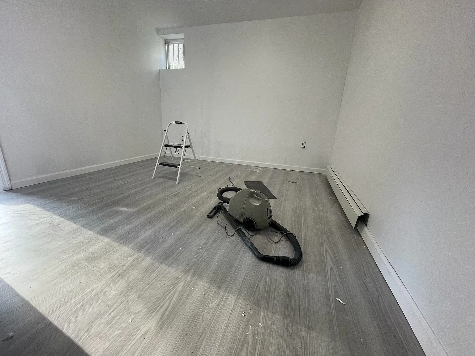 3 bed, 1000 sqft, $2,100 — Photo 4