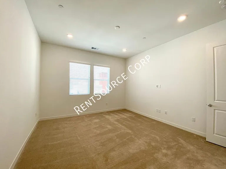 26955 W Prospector Rd #305 — Photo 10