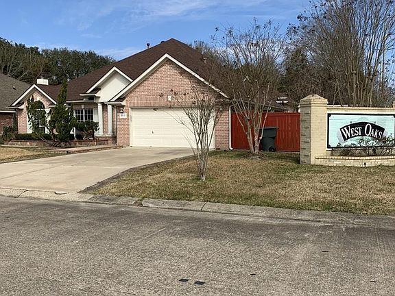 5th image of 8410 Garden Oaks Dr