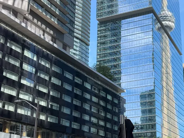 65 Bremner Blvd Unit 4602, Toronto, ON M5J 0A7