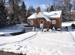 135 Baker Dr, Pleasant Hills, PA