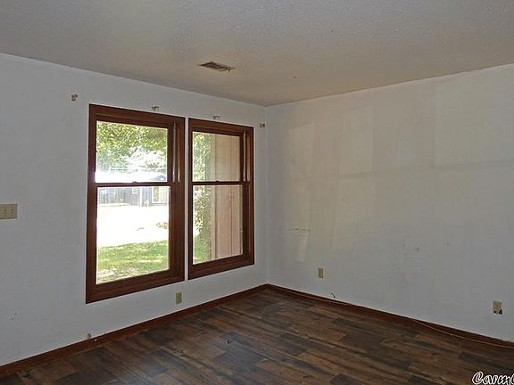3rd image of 35 Dakota Dr