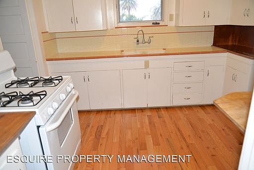 5th image of 85 N Fir St
