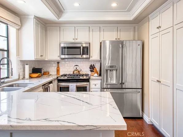 819 W 15th St APT 4A, Newport Beach, CA 92663