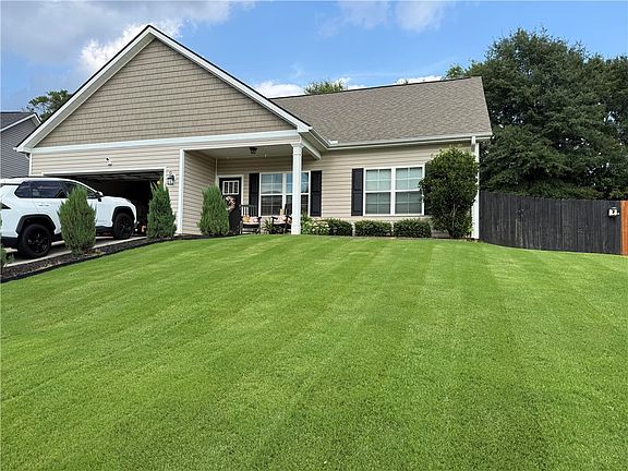 4th image of 206 Ashwood Ln