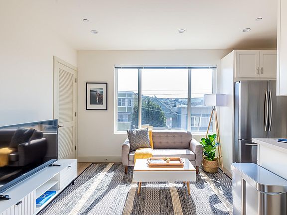 3rd image of 108 Bosworth St #108B