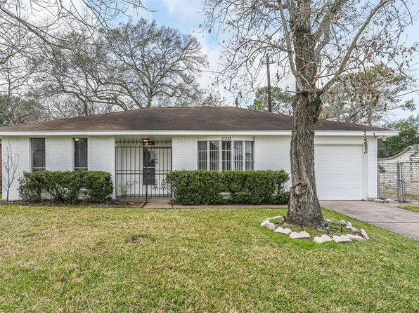 15222 Wickbriar Dr, Houston, TX 77053