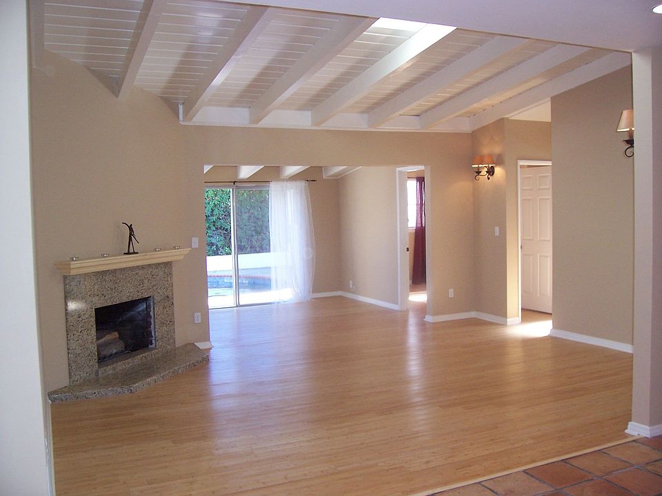 Living Room with Vaulted Ceilings