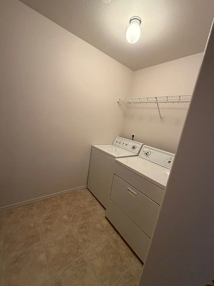 Building Photo - 4909 Porlier Ln
