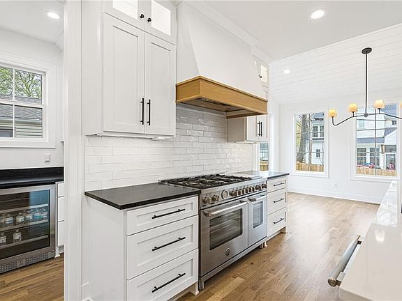 3rd image of 4016 W 67th Ter
