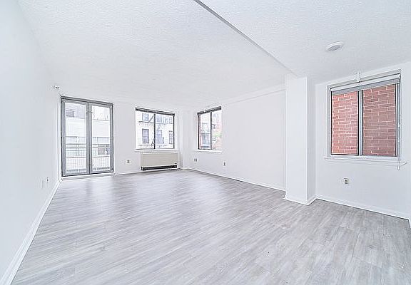 3rd image of 167 Eldridge St #4