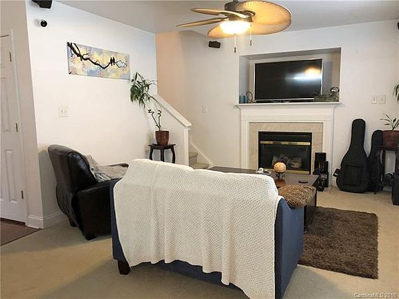 4th image of 2754 Amber Crest Dr