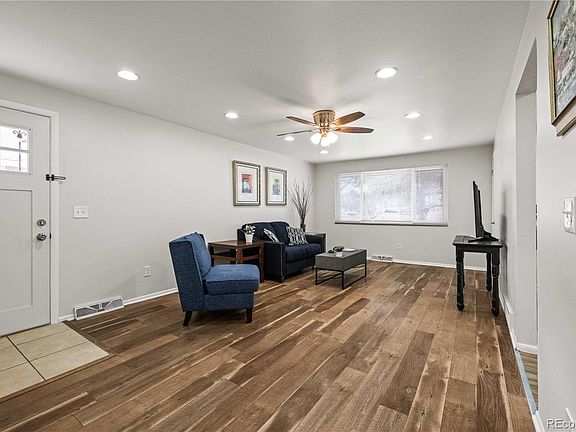 5th image of 44 S Lowell Boulevard