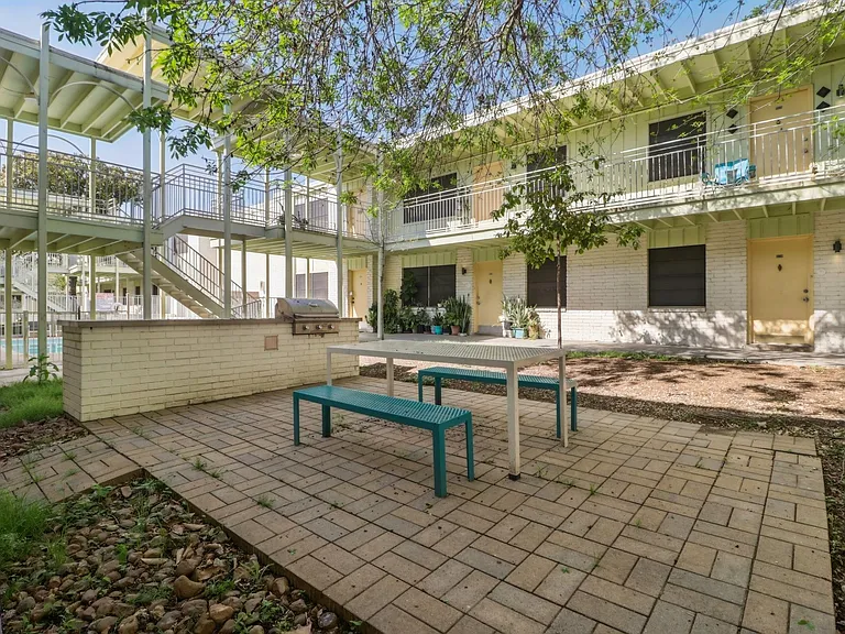 215 Jackson Keller Rd — Photo 18