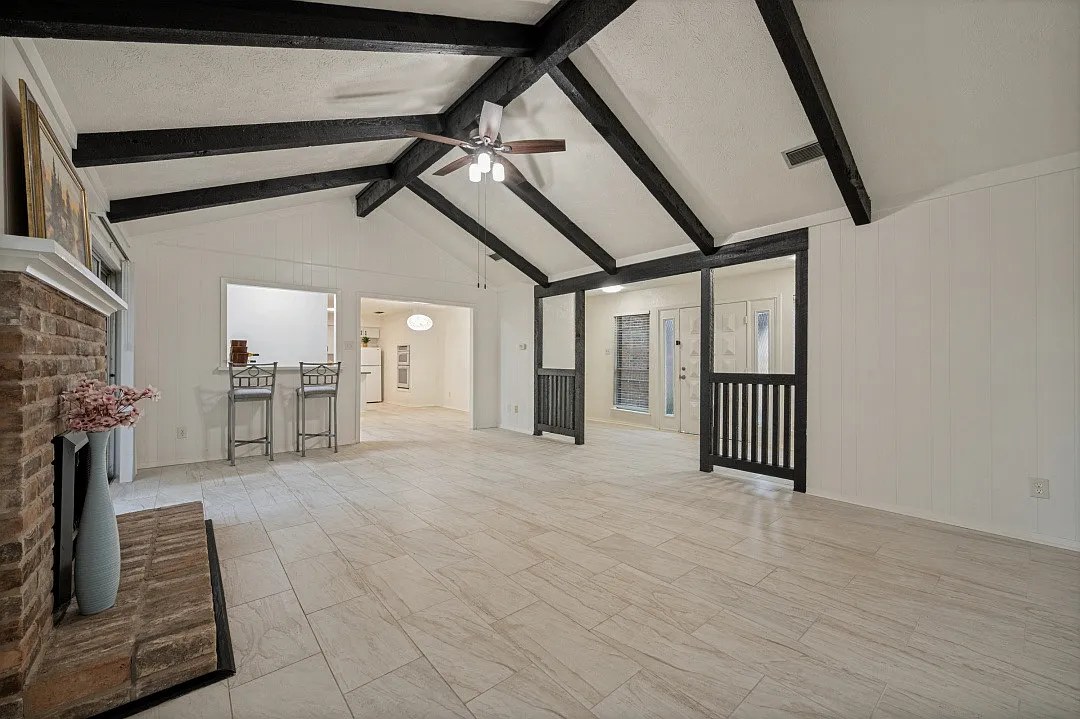 3 bed, 1614 sqft, $2,200 — Photo 3