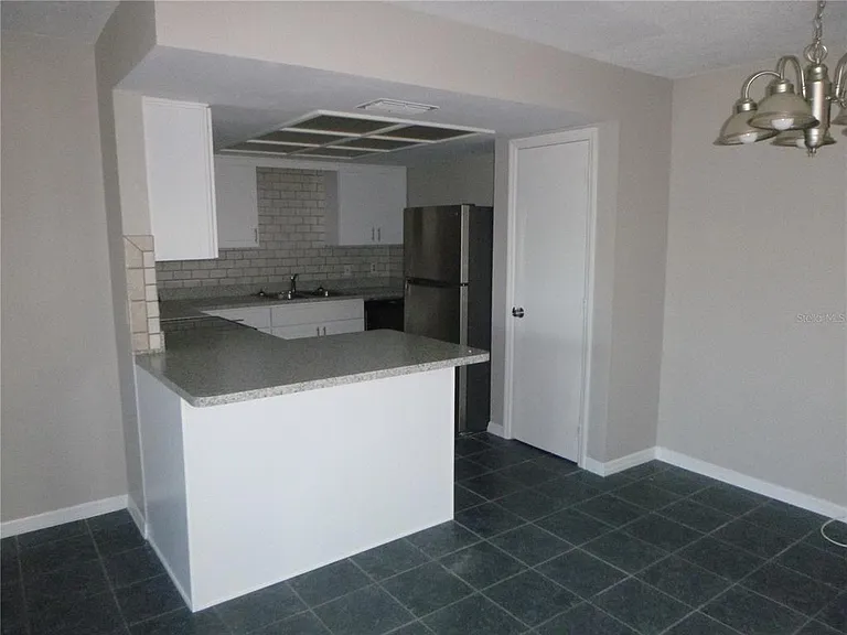4416 Highland Ln — Photo 2