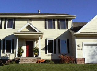 15712 Shamrock Rd, Omaha, NE 68118