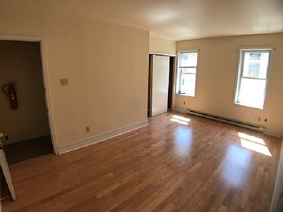 525-e-thompson-st-c-3