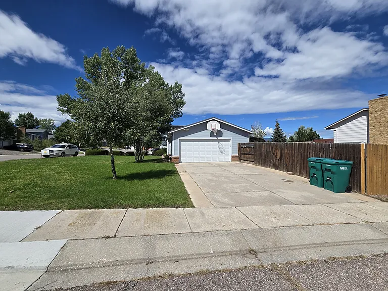 6526 Charter Dr — Photo 2