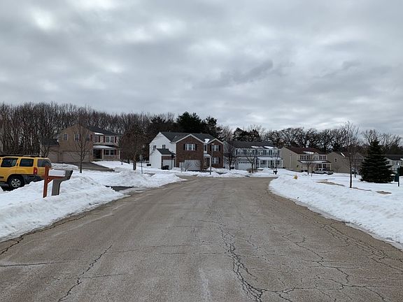 4th image of 367 Kennedy Dr