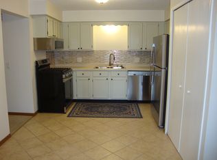 285 S Harrison St, Geneva, IL 60134