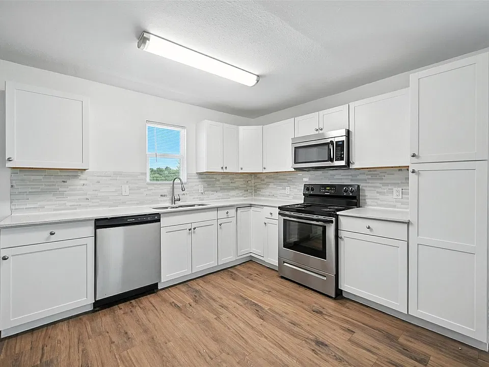 1206 N Business Highway 78