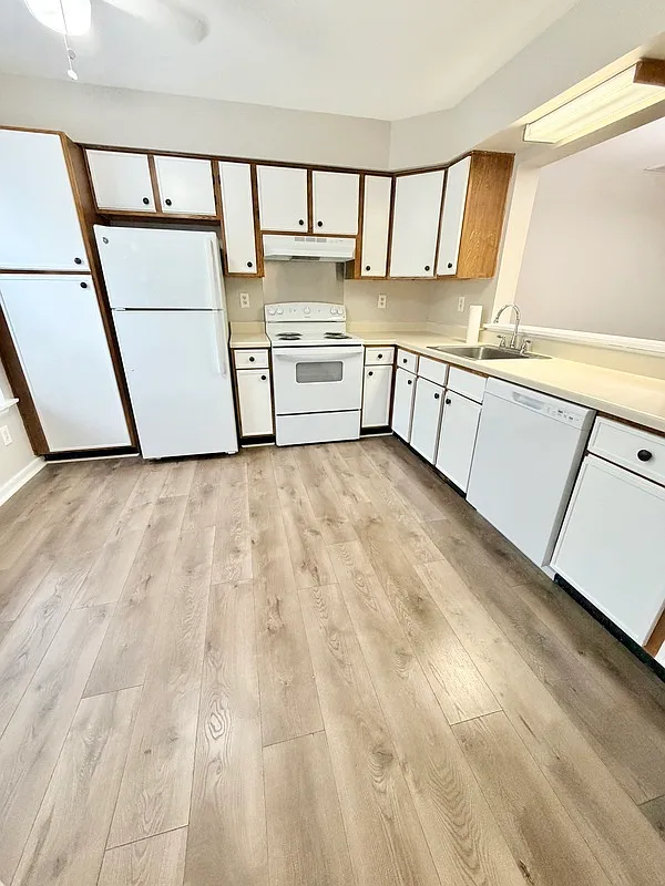 2 bed, 2.5 bath, 1268 sqft, $1,995 — Photo 2
